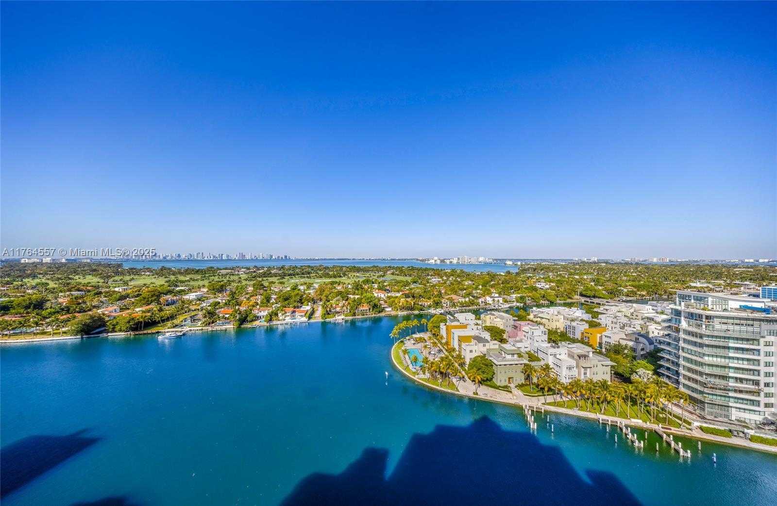Small Image of 5900 COLLINS AV #2205/06, Miami Beach Number 69