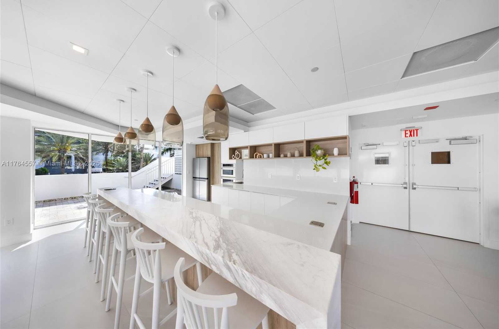 Small Image of 5900 COLLINS AV #2205/06, Miami Beach Number 81