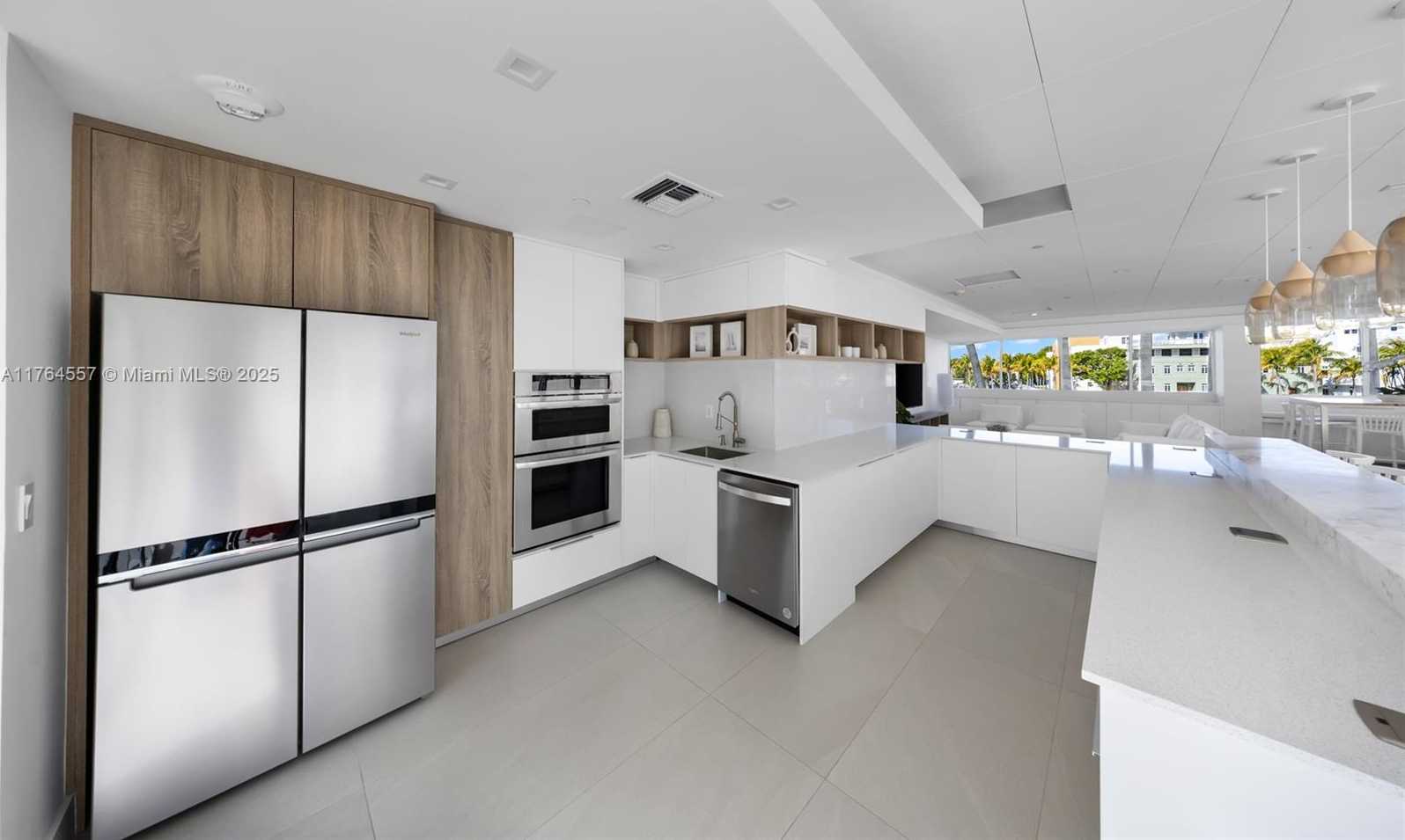 Small Image of 5900 COLLINS AV #2205/06, Miami Beach Number 82