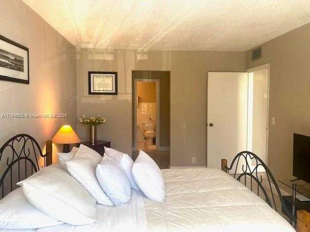 Small Image of 200 SOUTH EAST 15TH RD #3K, Miami Number 7
