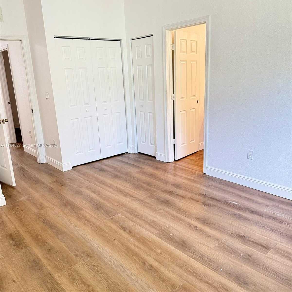 Small Image of 6482 CATALINA LN #6482, Tamarac Number 11