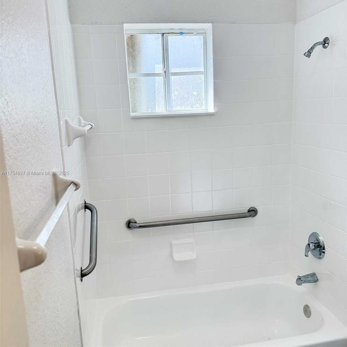 Small Image of 6482 CATALINA LN #6482, Tamarac Number 19