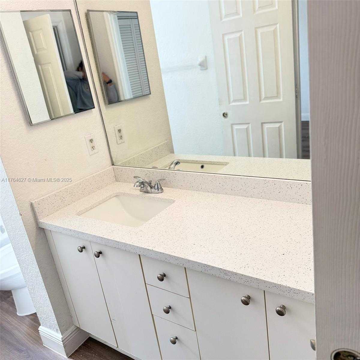 Small Image of 6482 CATALINA LN #6482, Tamarac Number 24