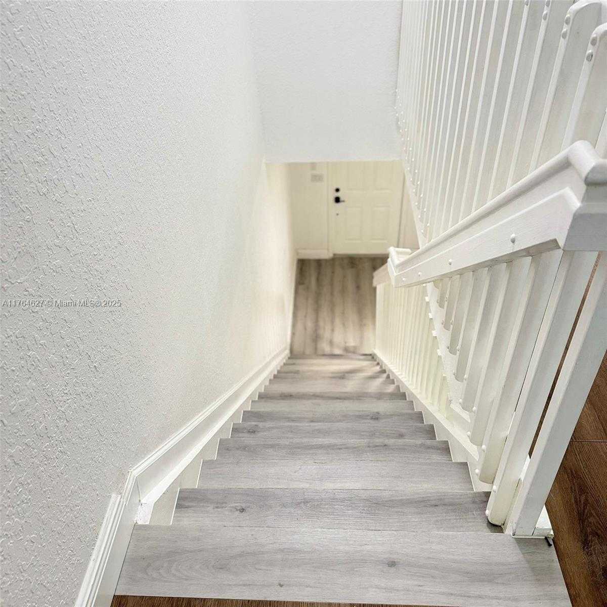 Small Image of 6482 CATALINA LN #6482, Tamarac Number 29