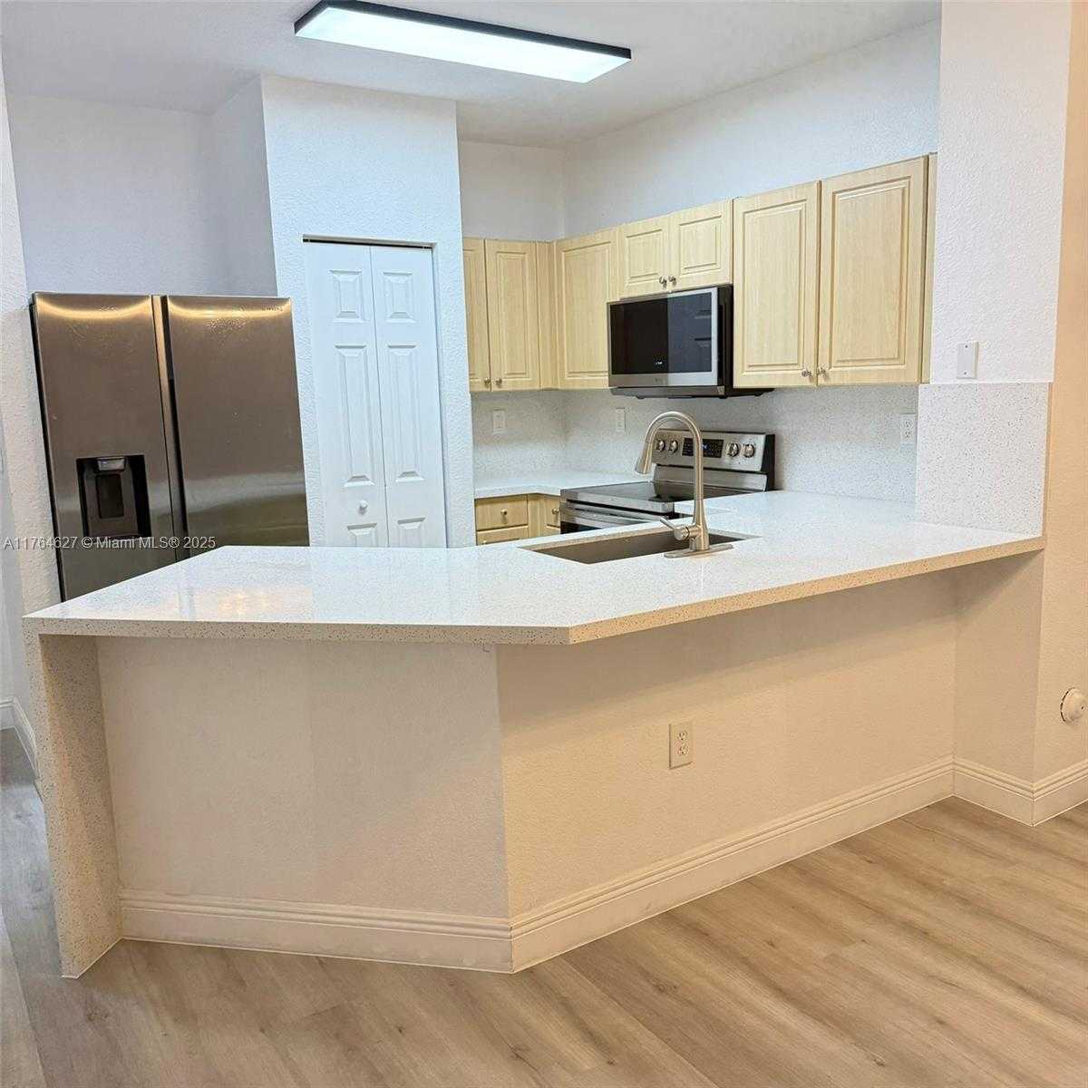 Small Image of 6482 CATALINA LN #6482, Tamarac Number 40