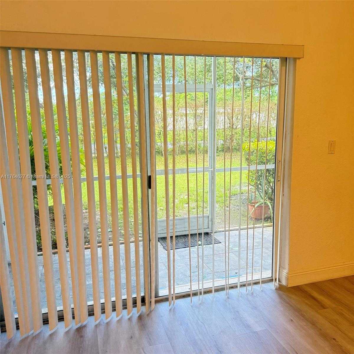 Small Image of 6482 CATALINA LN #6482, Tamarac Number 47