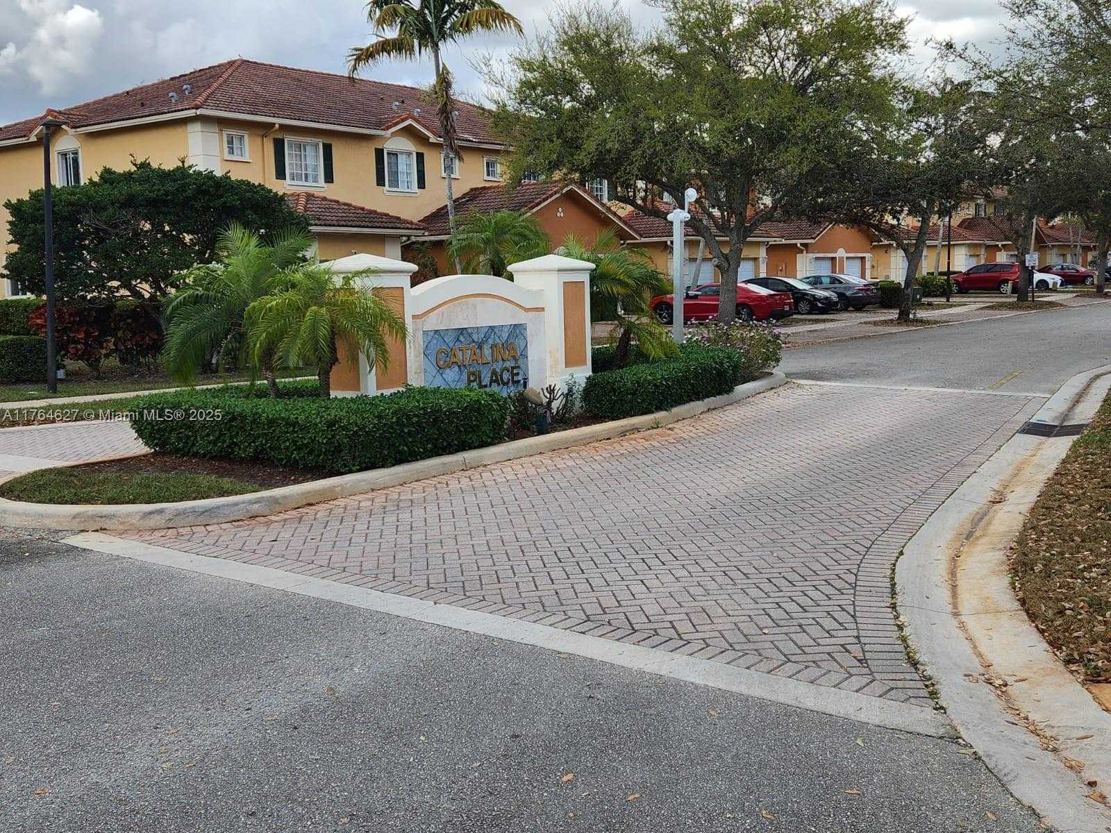 Small Image of 6482 CATALINA LN #6482, Tamarac Number 5