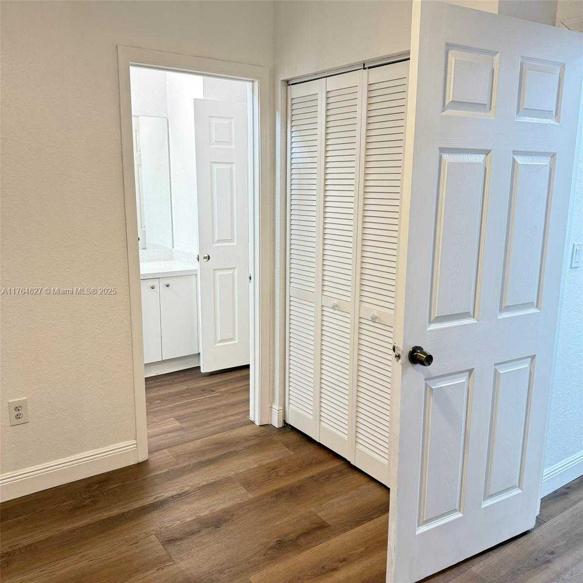 Small Image of 6482 CATALINA LN #6482, Tamarac Number 52