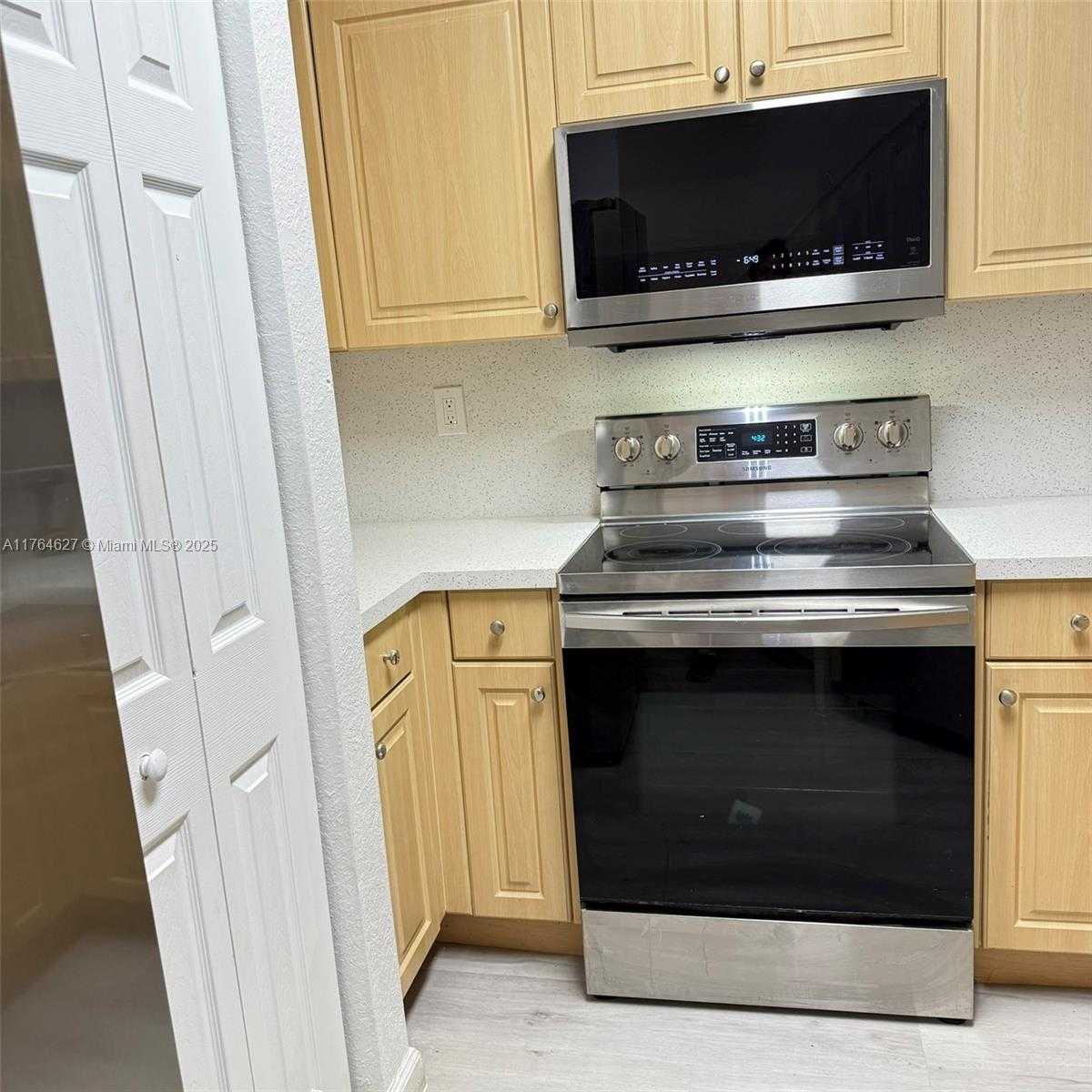 Small Image of 6482 CATALINA LN #6482, Tamarac Number 54