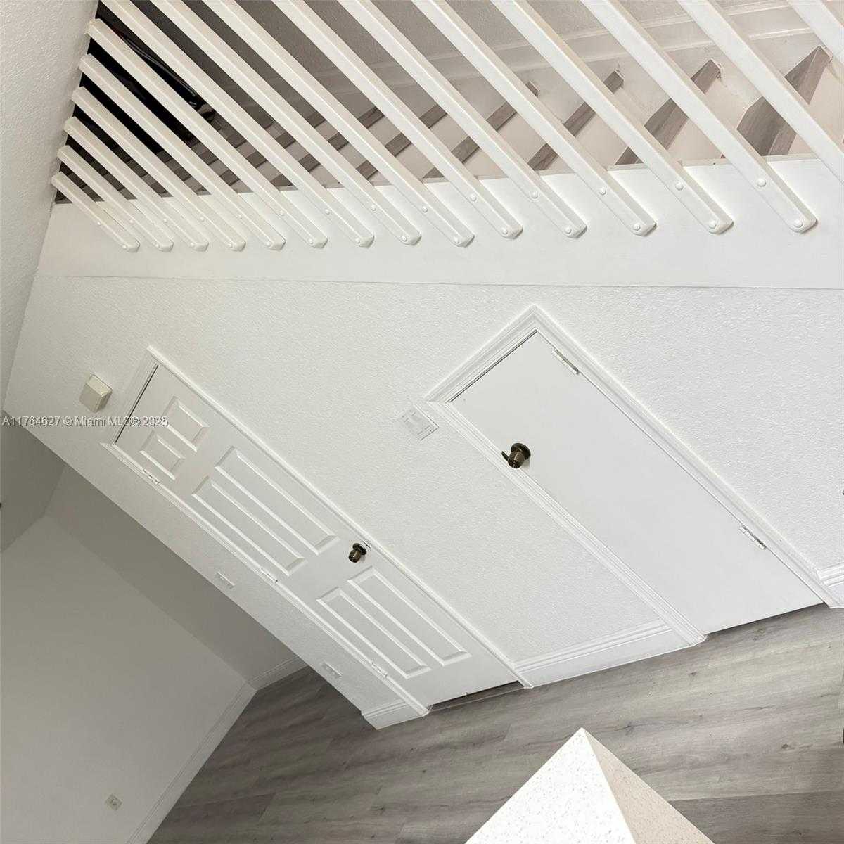Small Image of 6482 CATALINA LN #6482, Tamarac Number 57