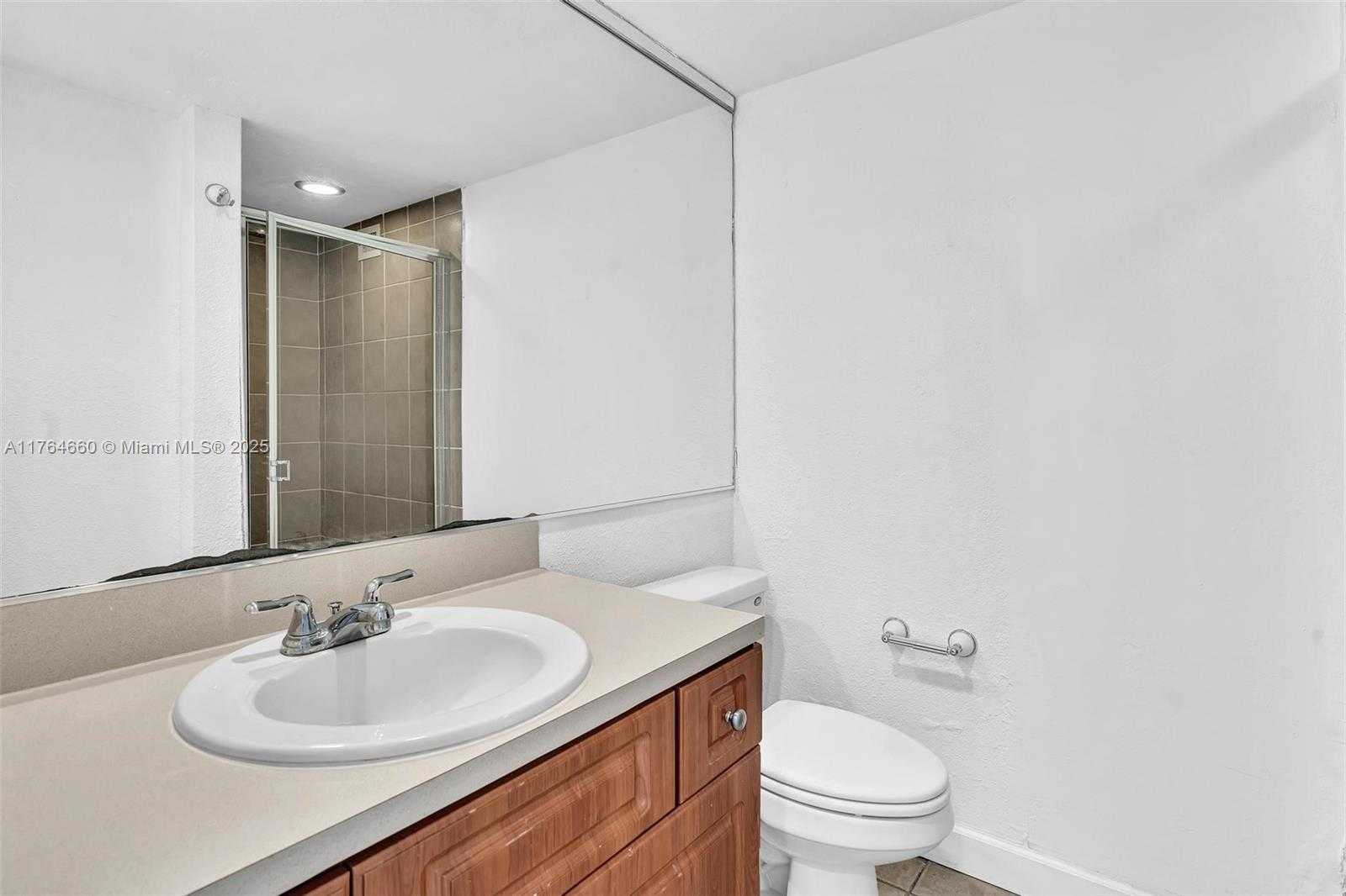 Small Image of 5600 COLLINS AVE #10J, Miami Beach Number 9