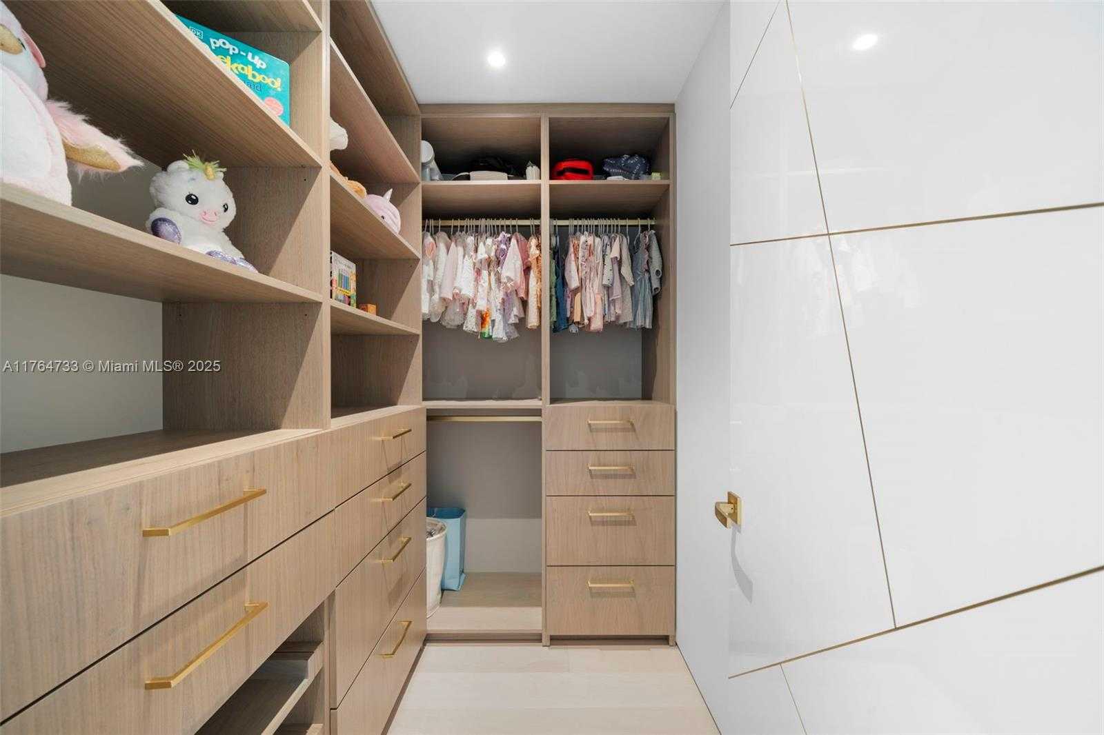 Small Image of 10225 COLLINS AVE #1402, Bal Harbour Number 8