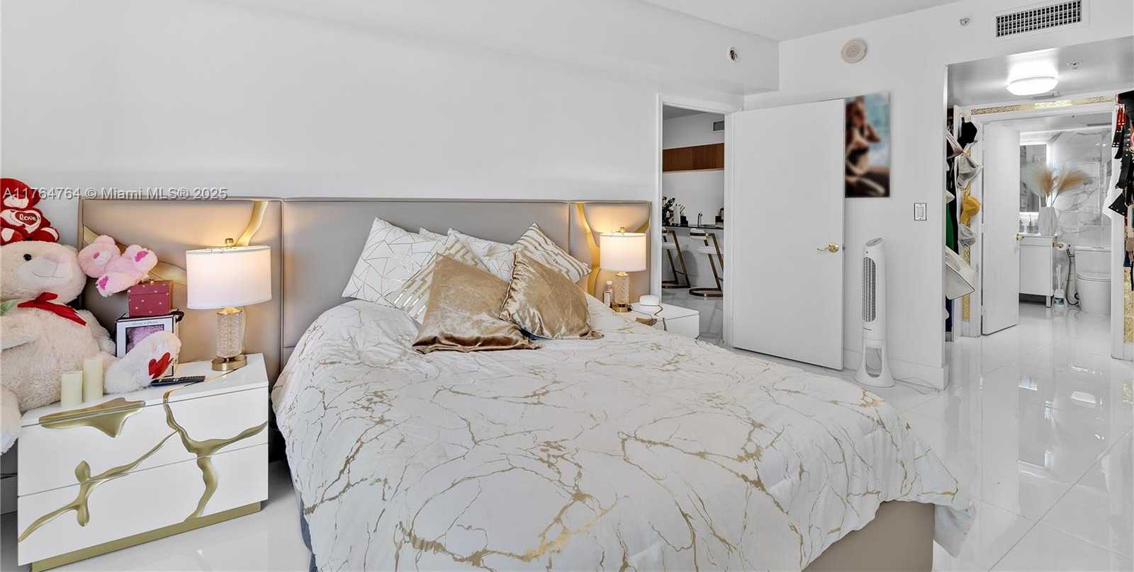 Small Image of 1750 NORTH BAYSHORE DR #1709, Miami Number 7