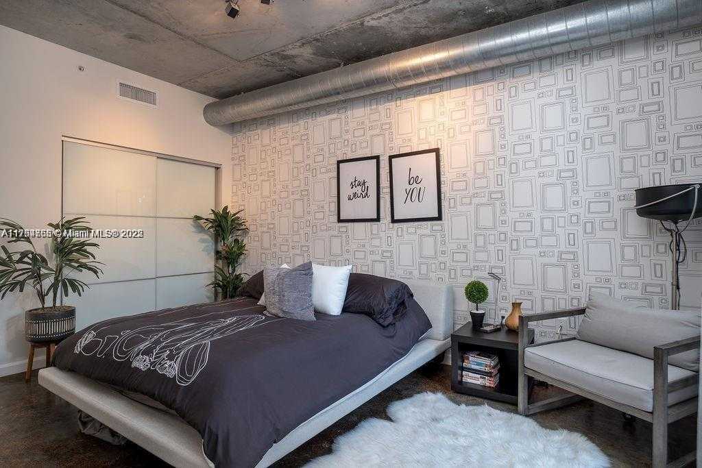 Small Image of 2001 MERIDIAN AVE #323, Miami Beach Number 19