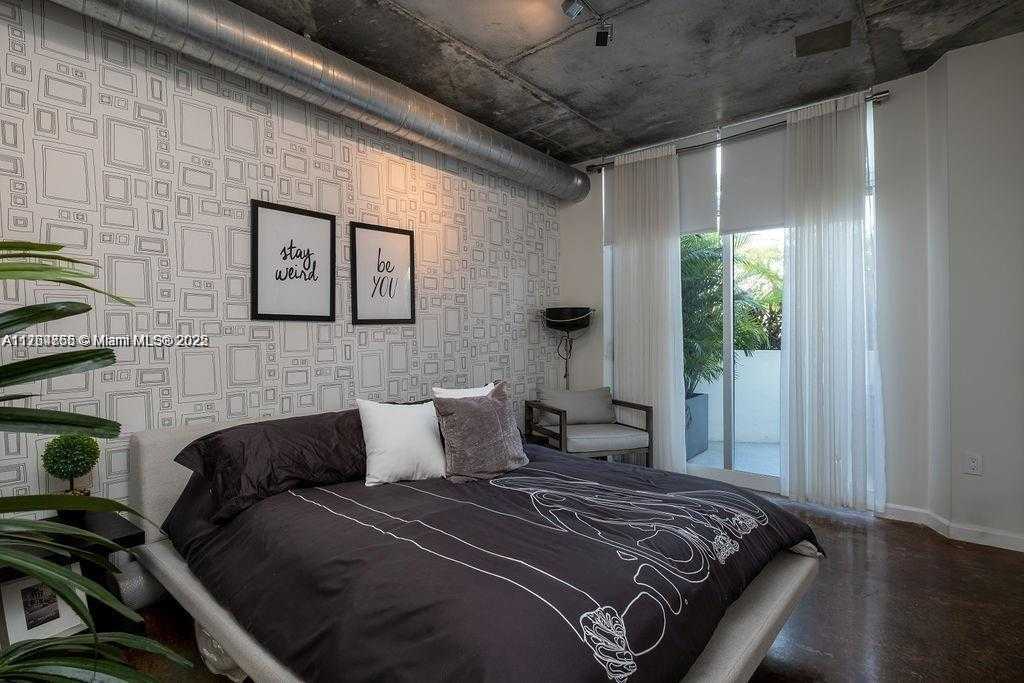 Small Image of 2001 MERIDIAN AVE #323, Miami Beach Number 21