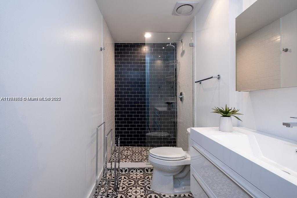 Small Image of 2001 MERIDIAN AVE #323, Miami Beach Number 22