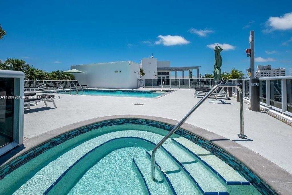 Small Image of 2001 MERIDIAN AVE #323, Miami Beach Number 29