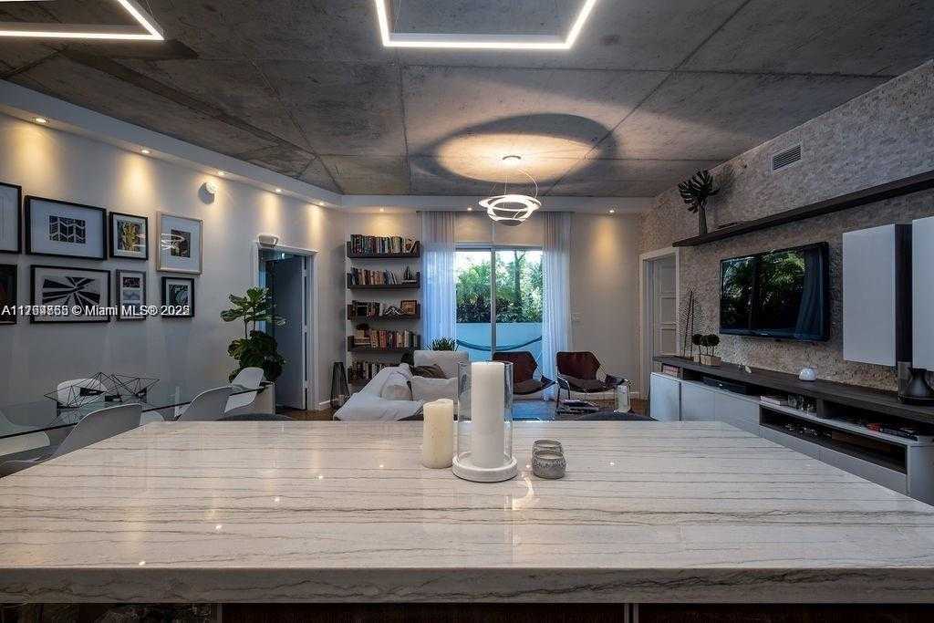 Small Image of 2001 MERIDIAN AVE #323, Miami Beach Number 6
