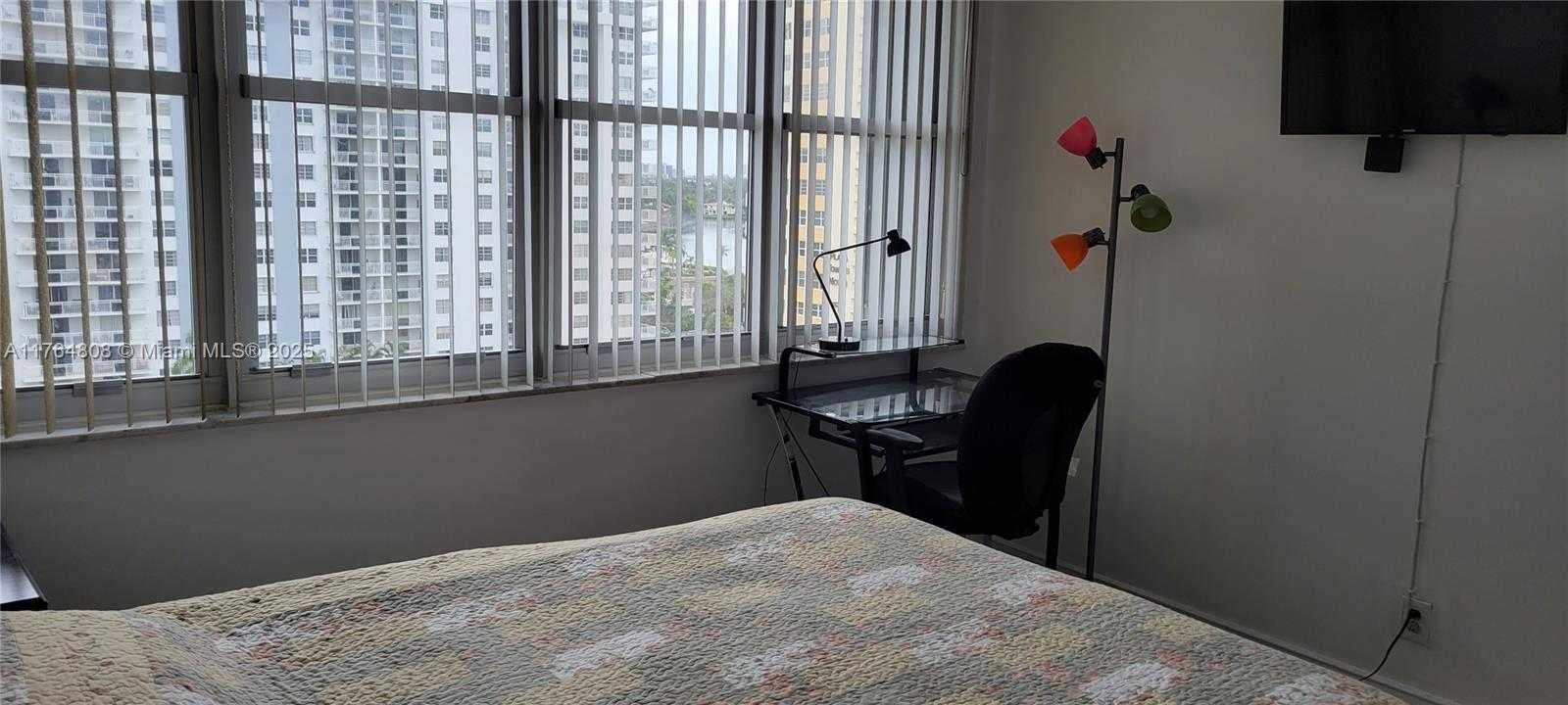Small Image of 1825 SOUTH OCEAN DR #914, Hallandale Beach Number 14