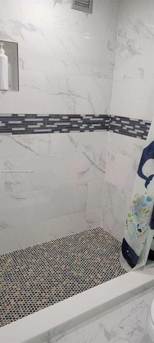 Small Image of 1825 SOUTH OCEAN DR #914, Hallandale Beach Number 18