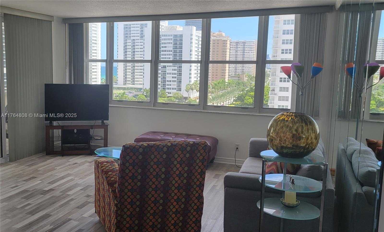 Small Image of 1825 SOUTH OCEAN DR #914, Hallandale Beach Number 2