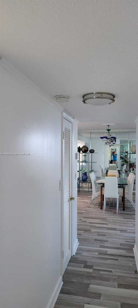 Small Image of 1825 SOUTH OCEAN DR #914, Hallandale Beach Number 7