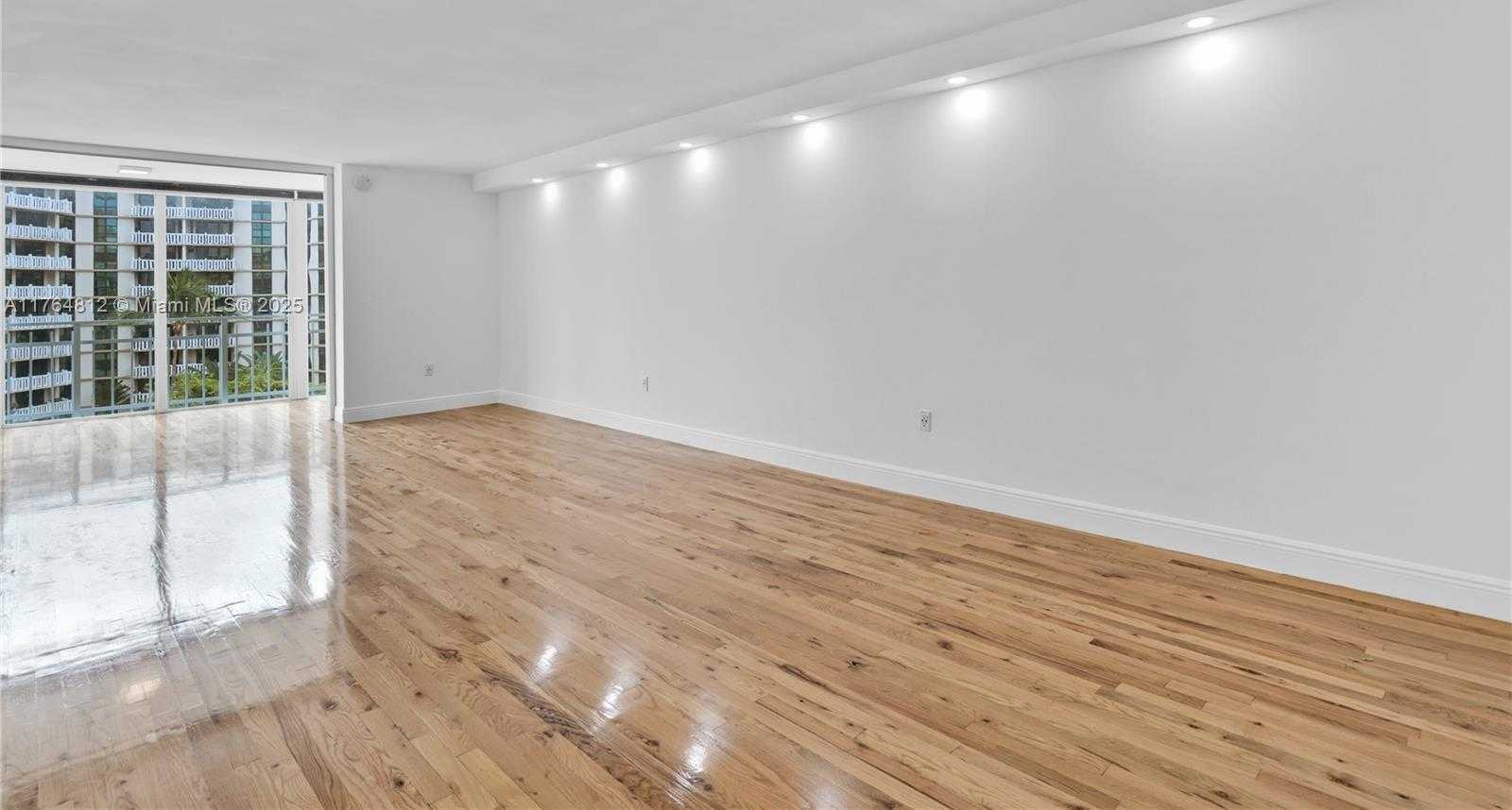 Small Image of 600 GRAPETREE DR #8CS, Key Biscayne Number 16
