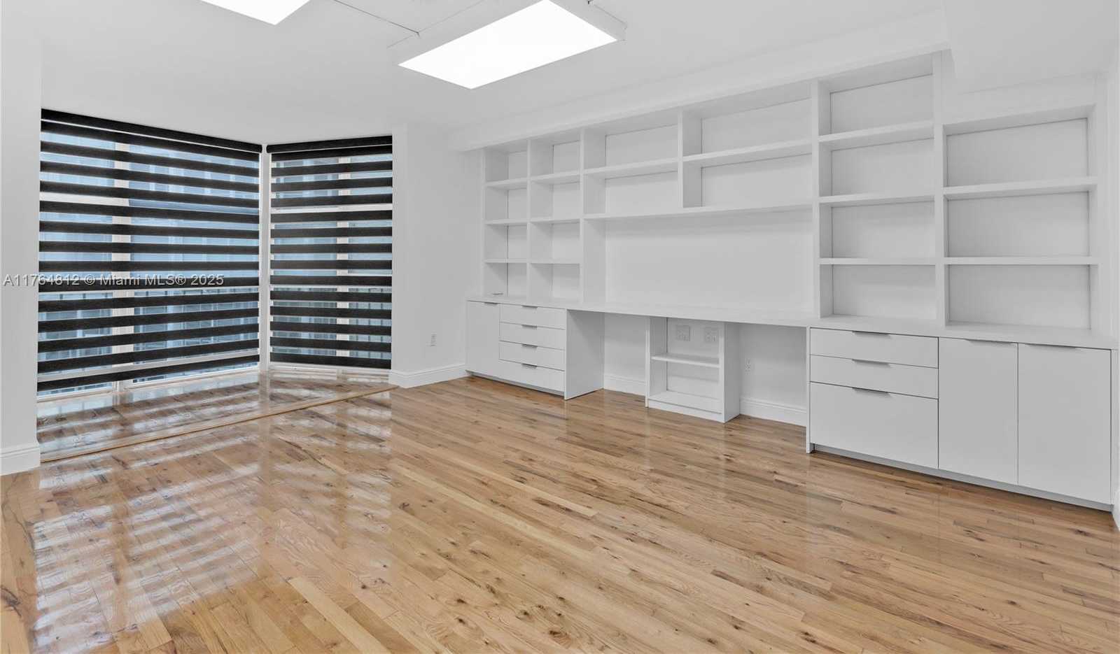 Small Image of 600 GRAPETREE DR #8CS, Key Biscayne Number 24