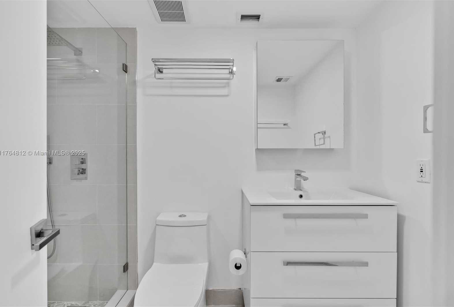 Small Image of 600 GRAPETREE DR #8CS, Key Biscayne Number 28