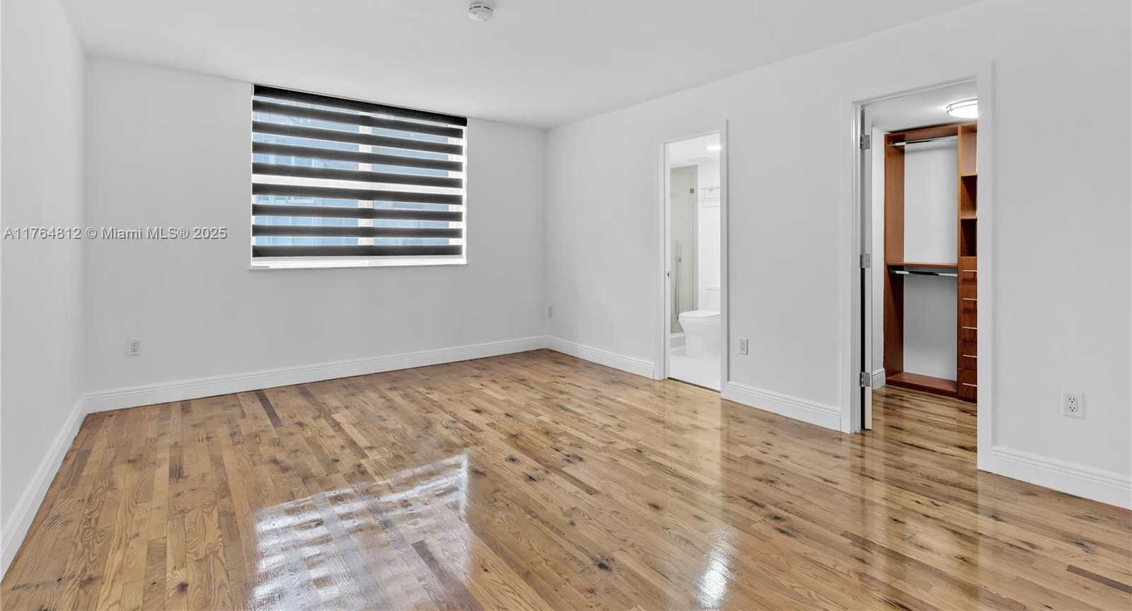 Small Image of 600 GRAPETREE DR #8CS, Key Biscayne Number 29