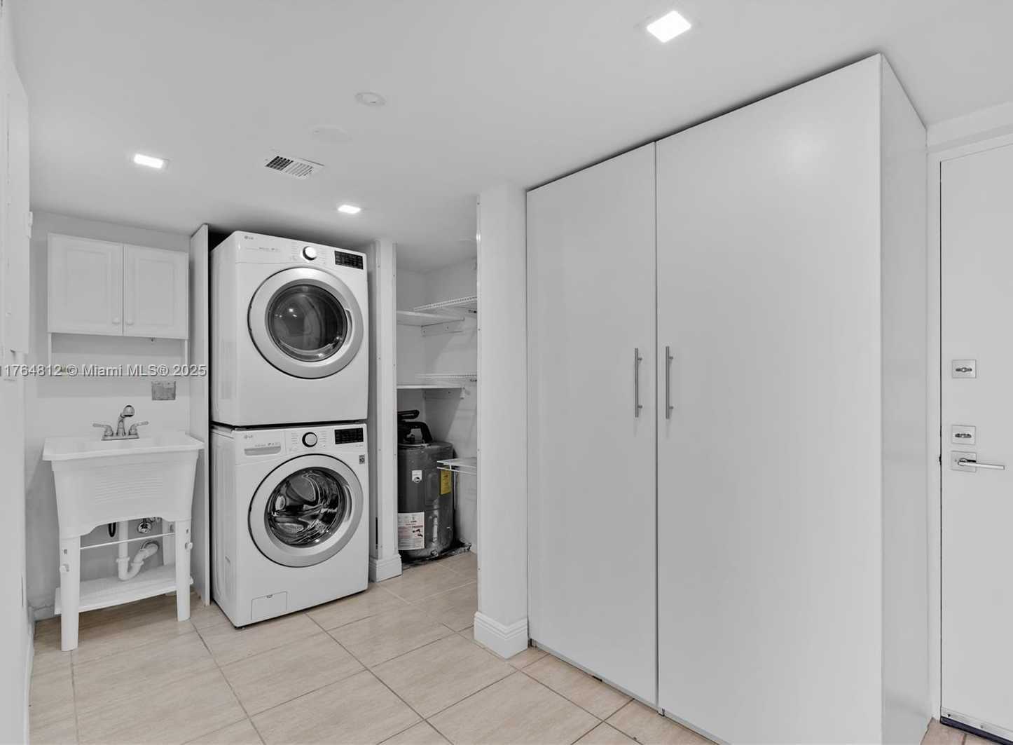 Small Image of 600 GRAPETREE DR #8CS, Key Biscayne Number 36