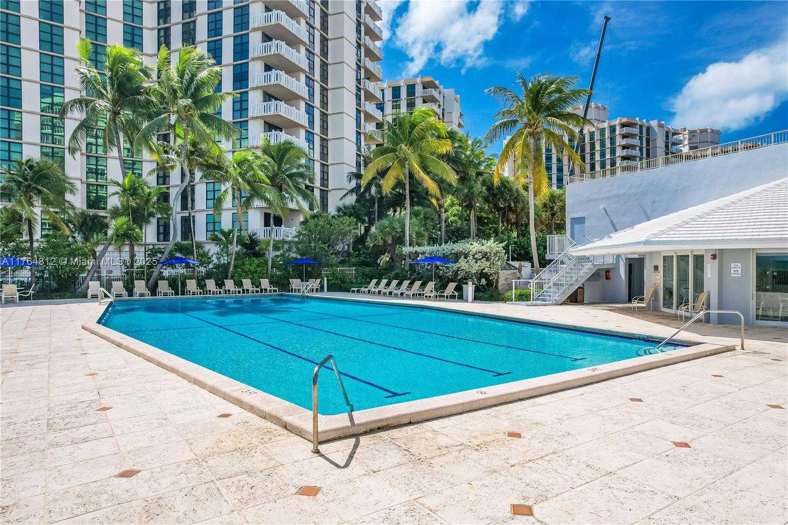 Small Image of 600 GRAPETREE DR #8CS, Key Biscayne Number 53