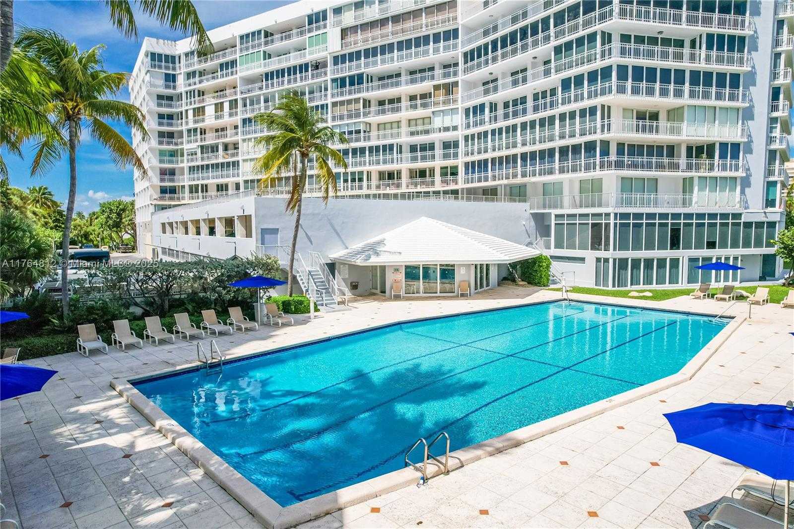 Small Image of 600 GRAPETREE DR #8CS, Key Biscayne Number 54