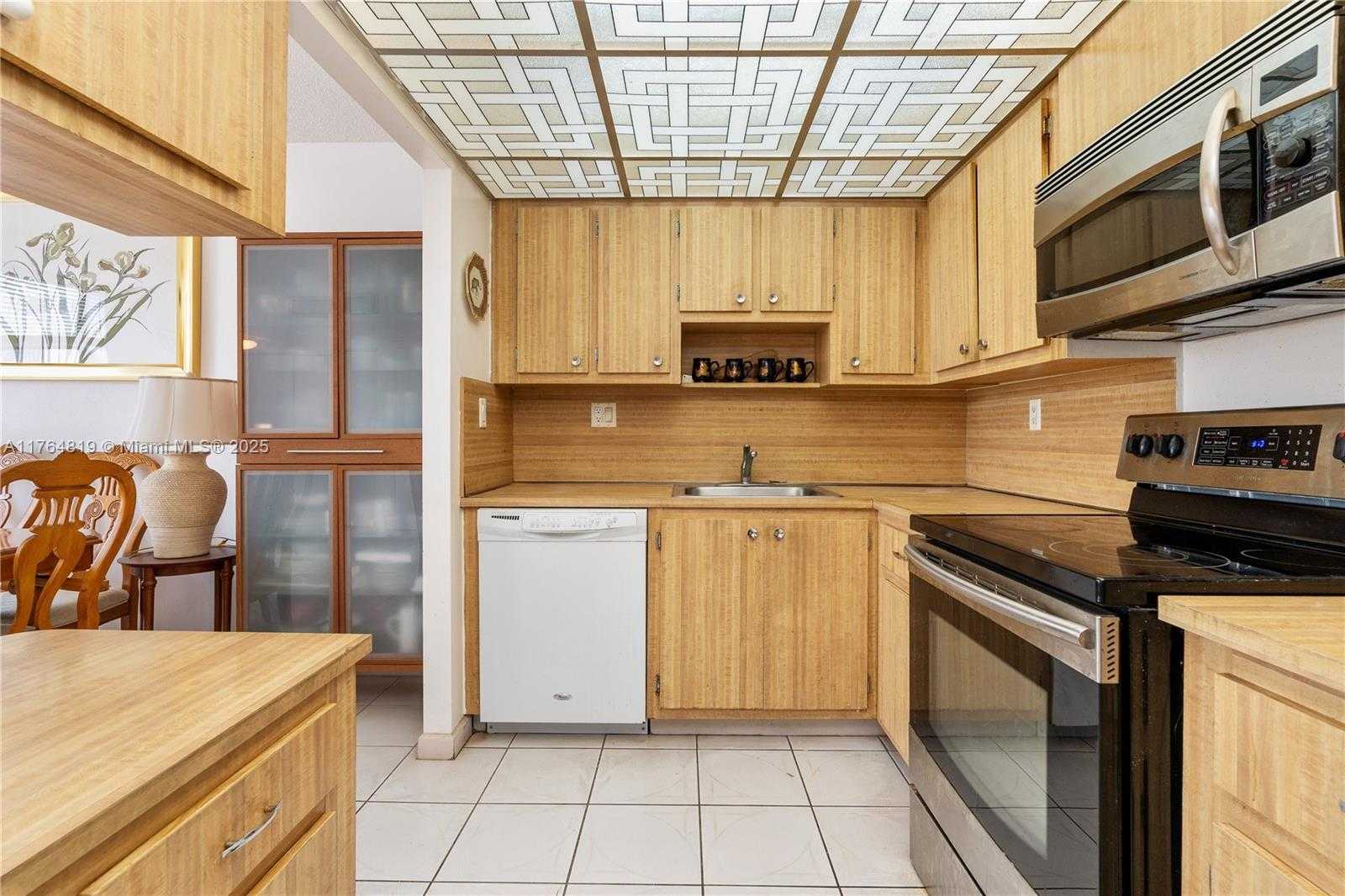 Small Image of 20401 NORTH EAST 30TH AVE #416-8, Aventura Number 14