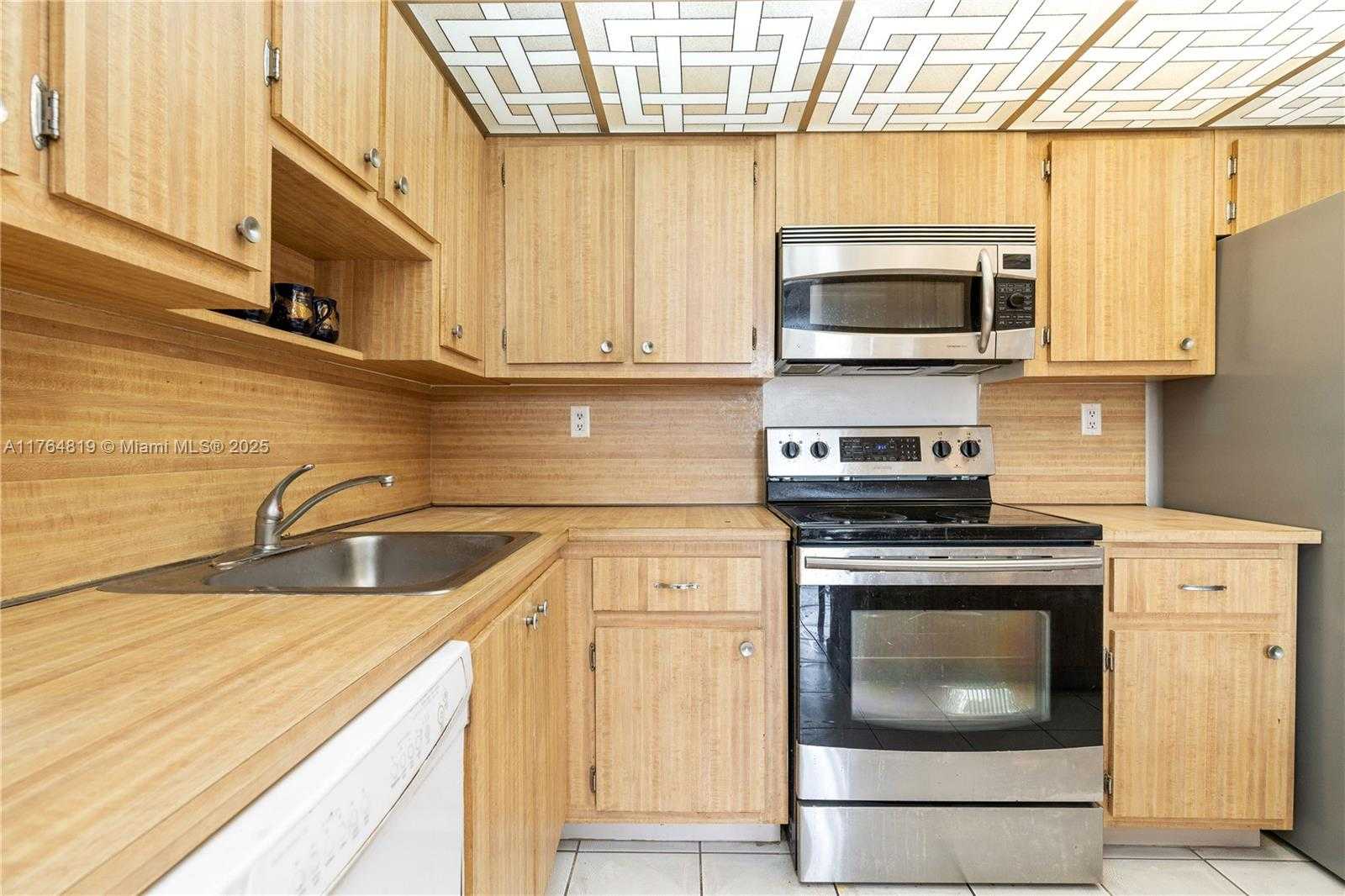 Small Image of 20401 NORTH EAST 30TH AVE #416-8, Aventura Number 15