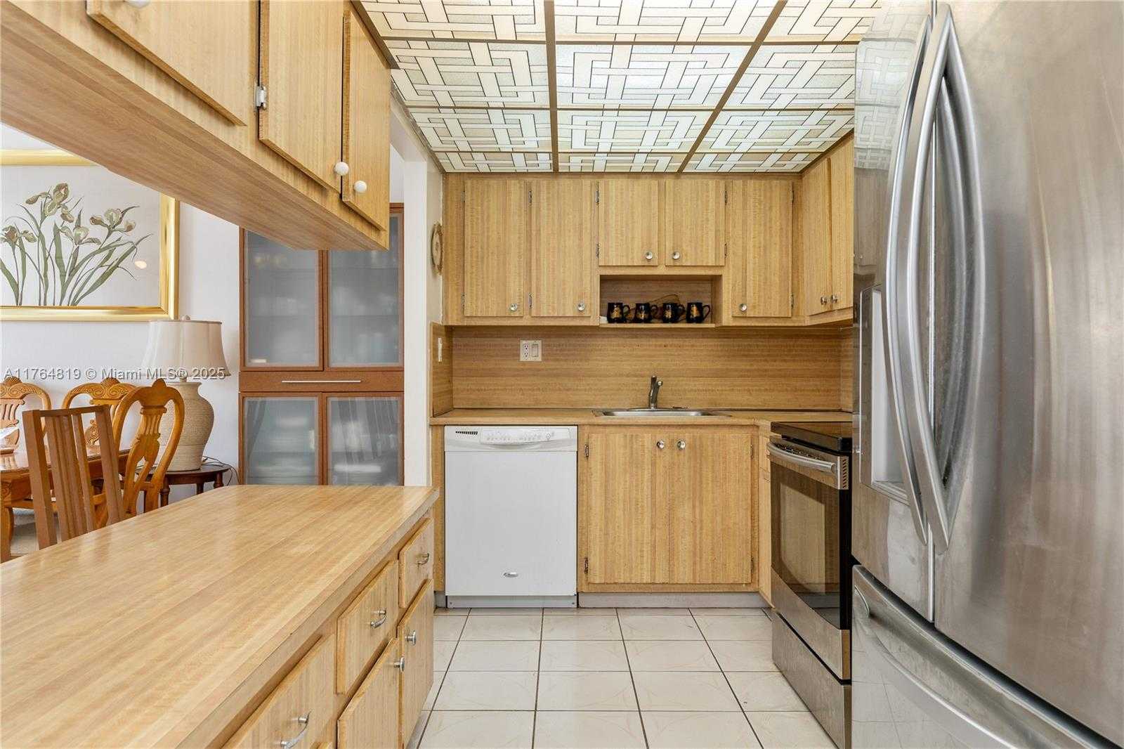 Small Image of 20401 NORTH EAST 30TH AVE #416-8, Aventura Number 17