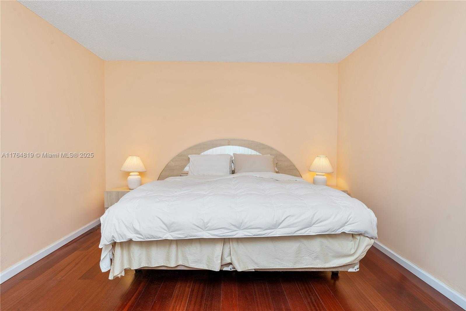 Small Image of 20401 NORTH EAST 30TH AVE #416-8, Aventura Number 19