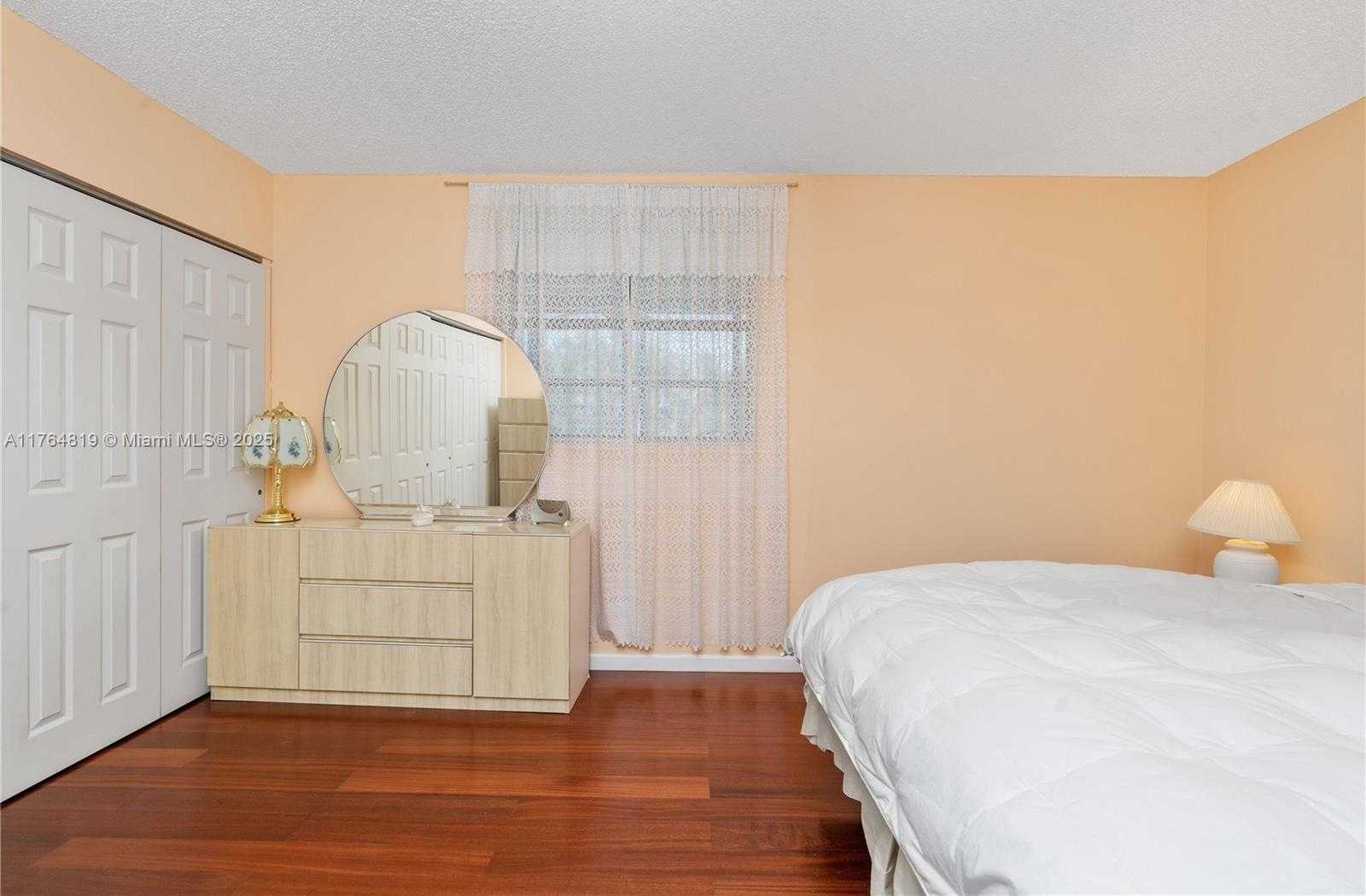 Small Image of 20401 NORTH EAST 30TH AVE #416-8, Aventura Number 21