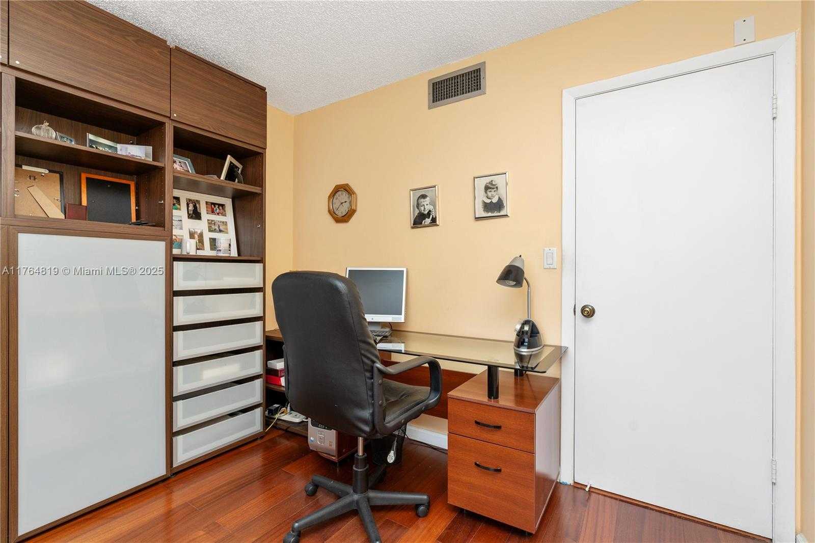 Small Image of 20401 NORTH EAST 30TH AVE #416-8, Aventura Number 26