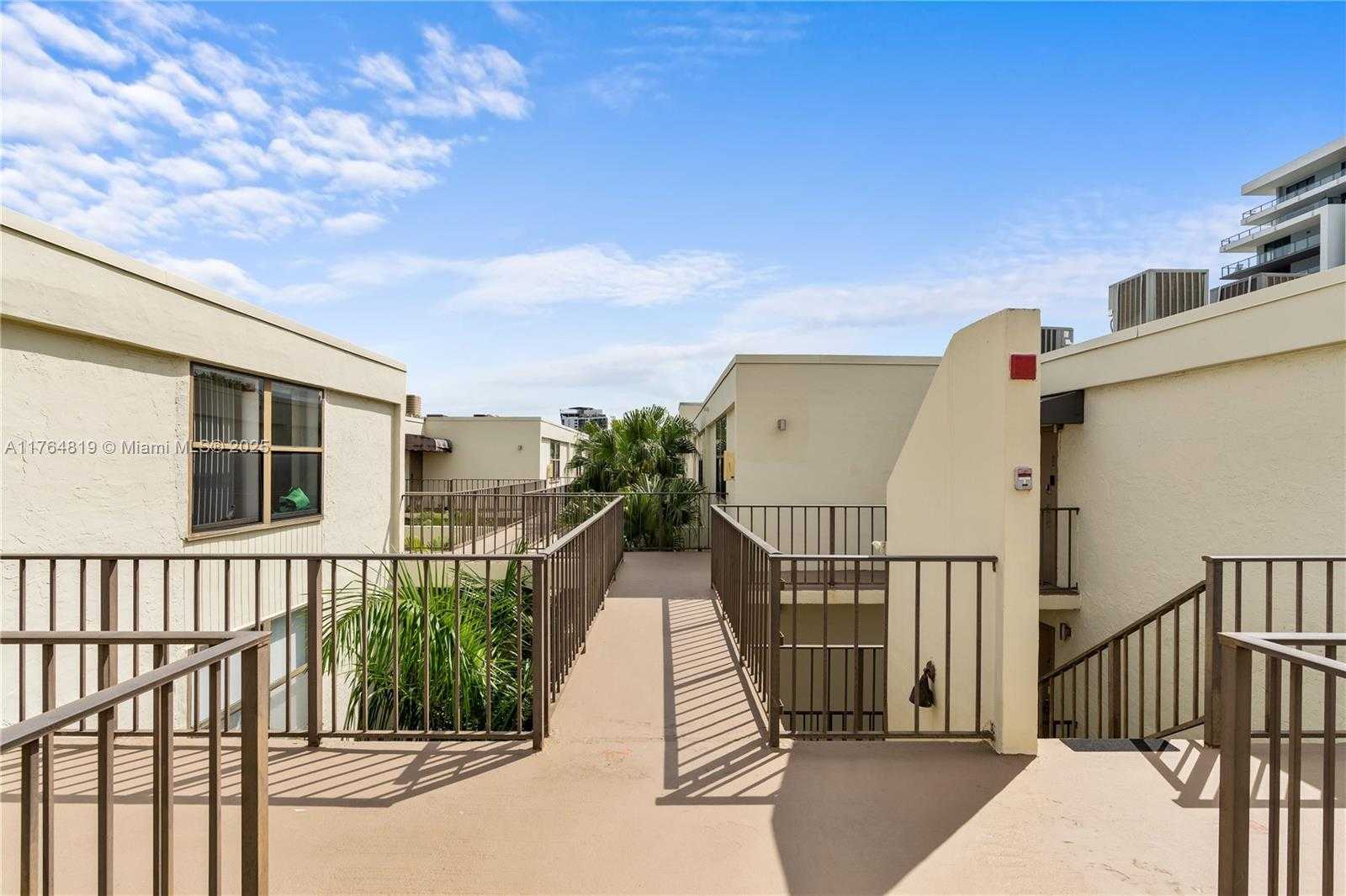 Small Image of 20401 NORTH EAST 30TH AVE #416-8, Aventura Number 30
