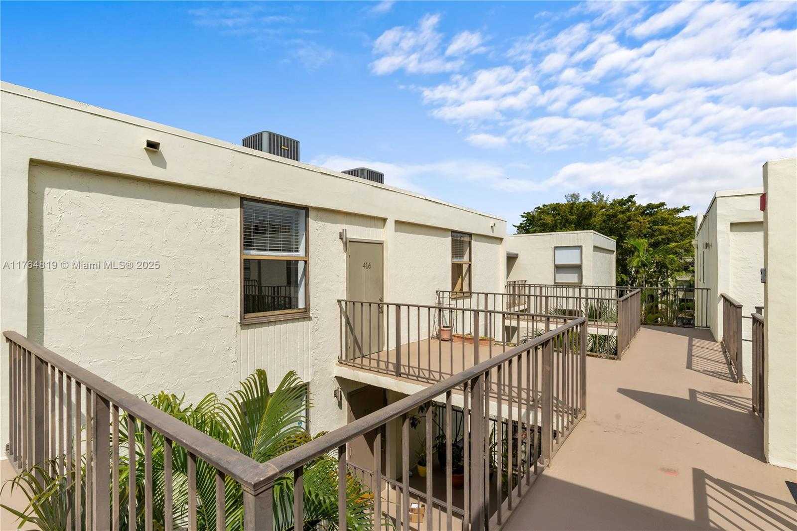 Small Image of 20401 NORTH EAST 30TH AVE #416-8, Aventura Number 31
