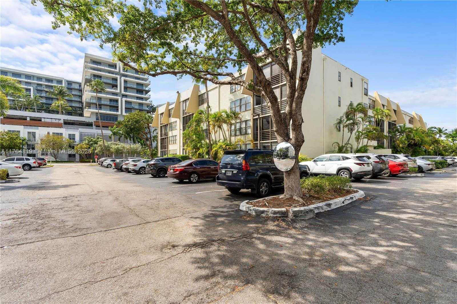 Small Image of 20401 NORTH EAST 30TH AVE #416-8, Aventura Number 32