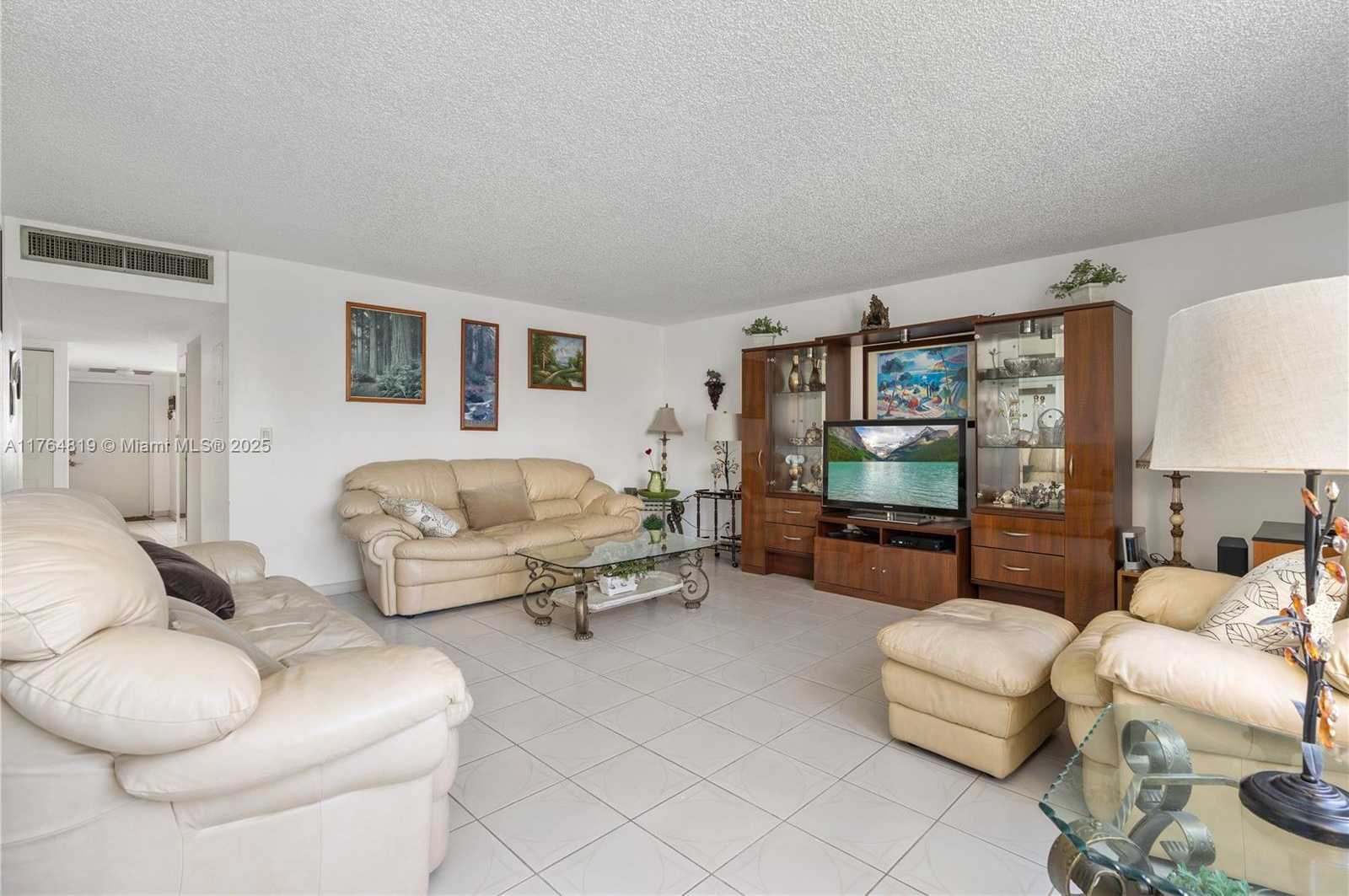 Small Image of 20401 NORTH EAST 30TH AVE #416-8, Aventura Number 4