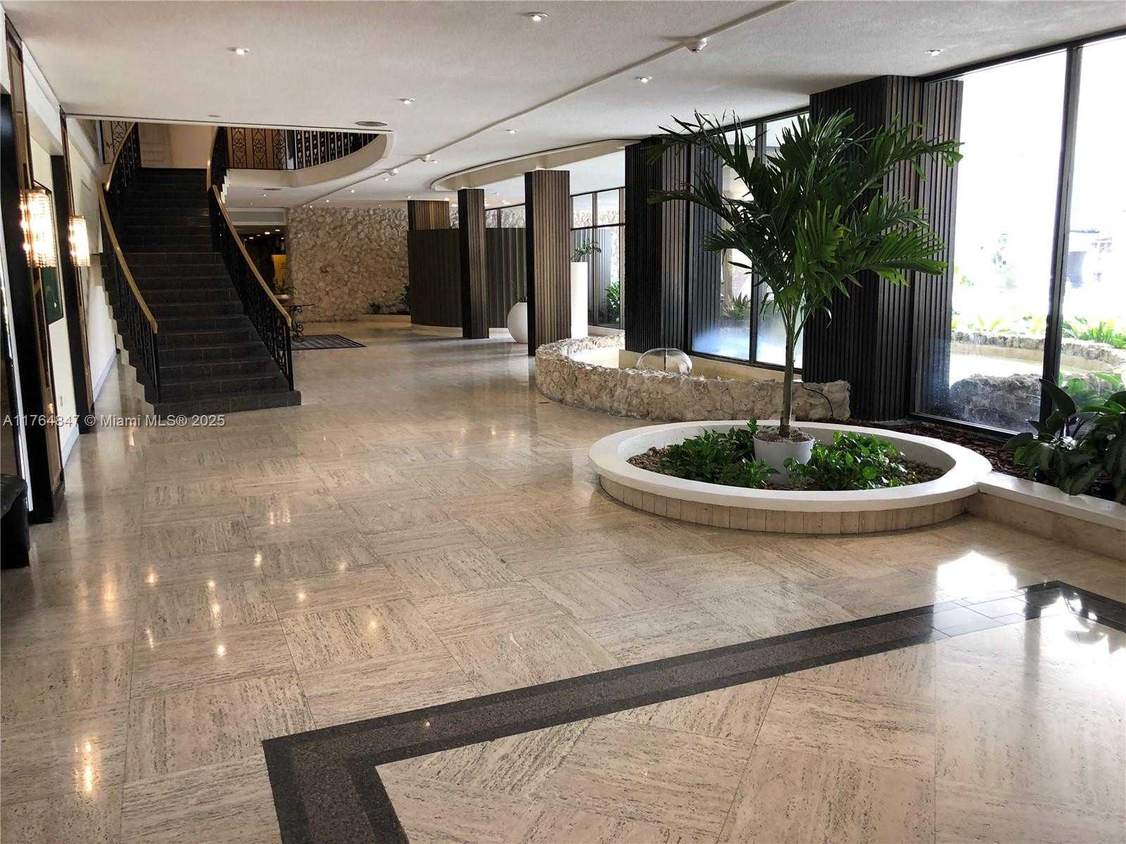 Small Image of 5555 COLLINS AVE #15C, Miami Beach Number 11