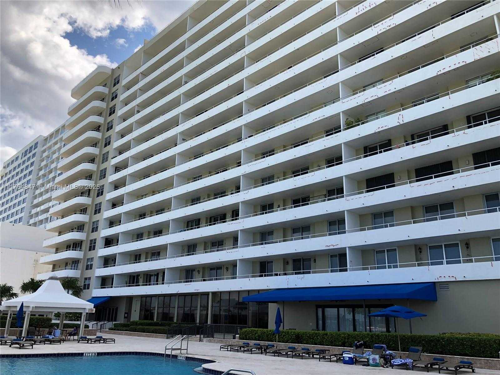 Small Image of 5555 COLLINS AVE #15C, Miami Beach Number 23