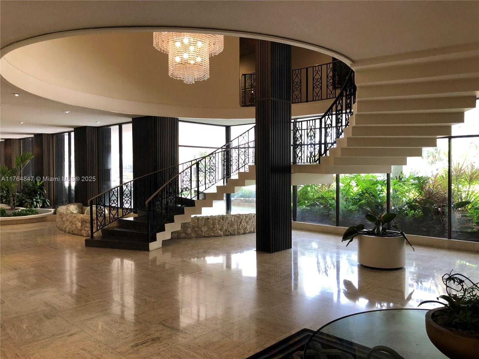 Small Image of 5555 COLLINS AVE #15C, Miami Beach Number 8
