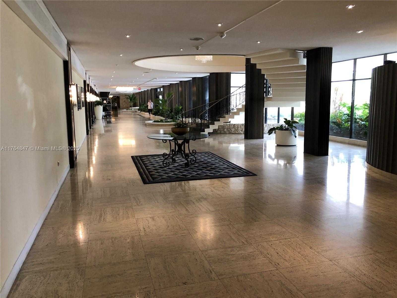 Small Image of 5555 COLLINS AVE #15C, Miami Beach Number 9