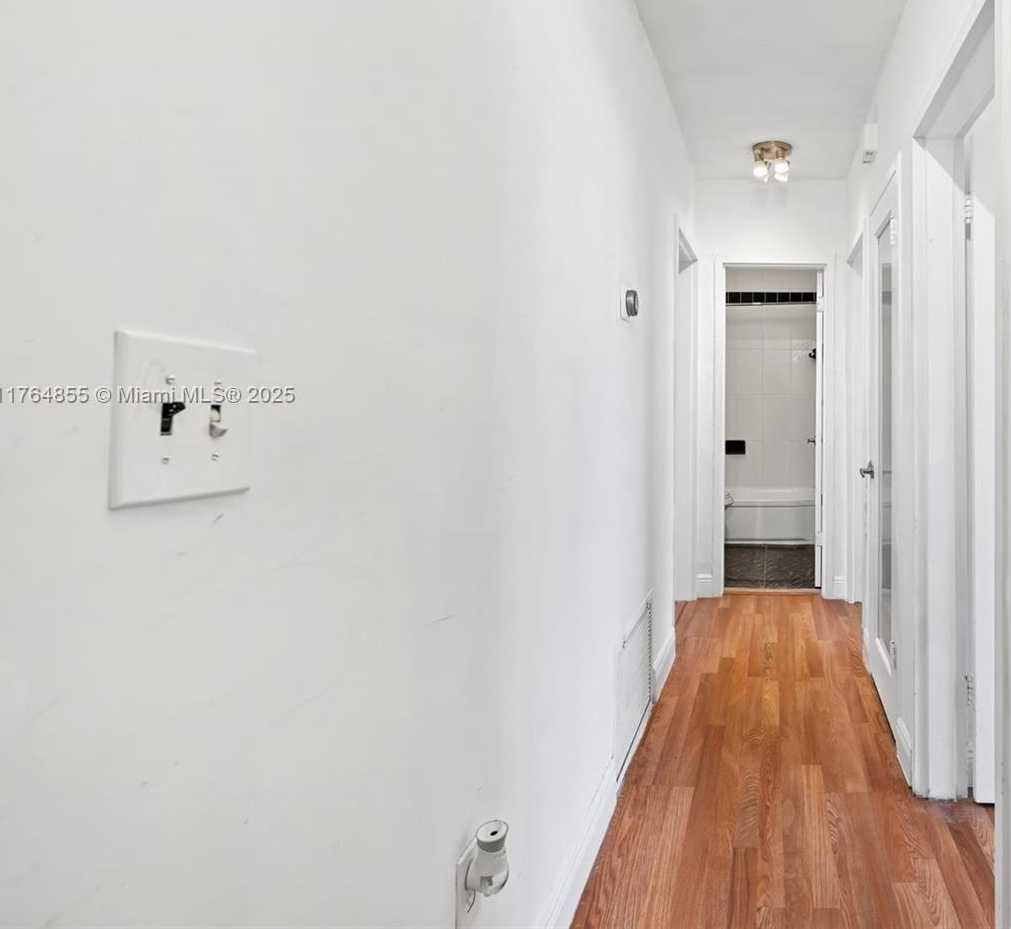 Small Image of 7270 GARY AVE, Miami Beach Number 10
