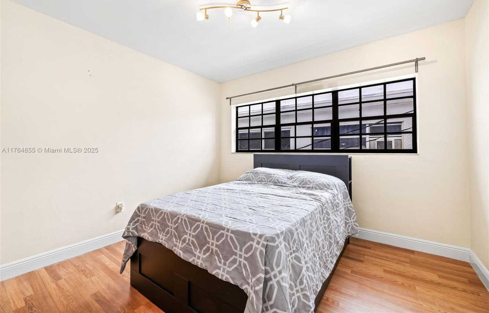 Small Image of 7270 GARY AVE, Miami Beach Number 15