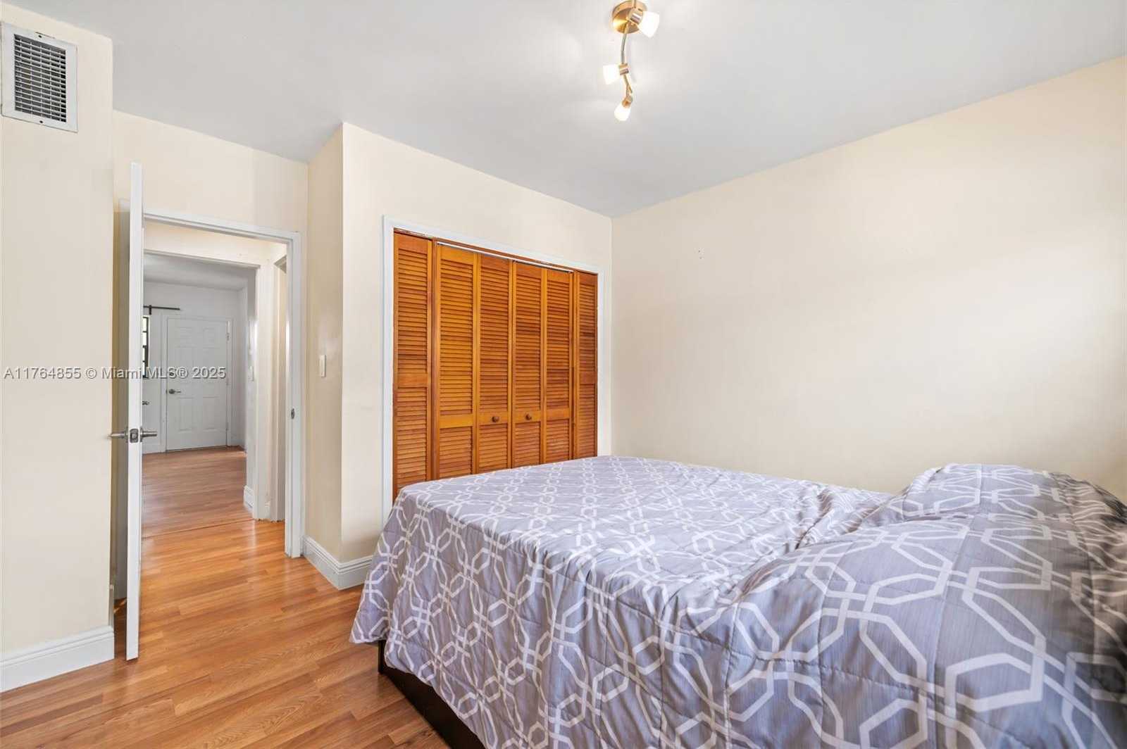 Small Image of 7270 GARY AVE, Miami Beach Number 16